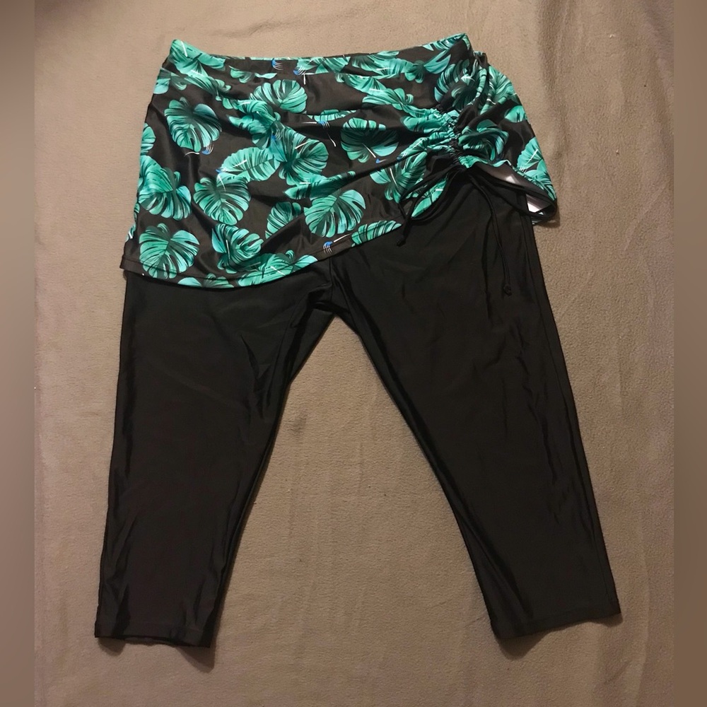 NWT Leoparts Skirted Swim Capris - Picture 10 of 11